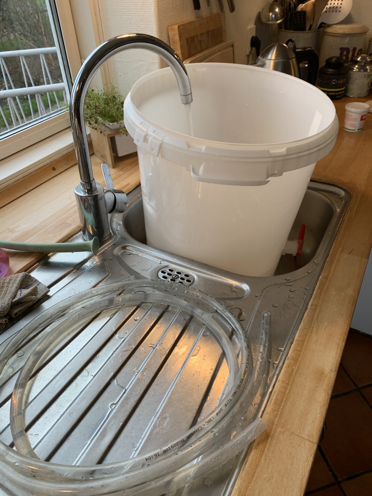 Bucket Or Carboy For Secondary Fermentation?