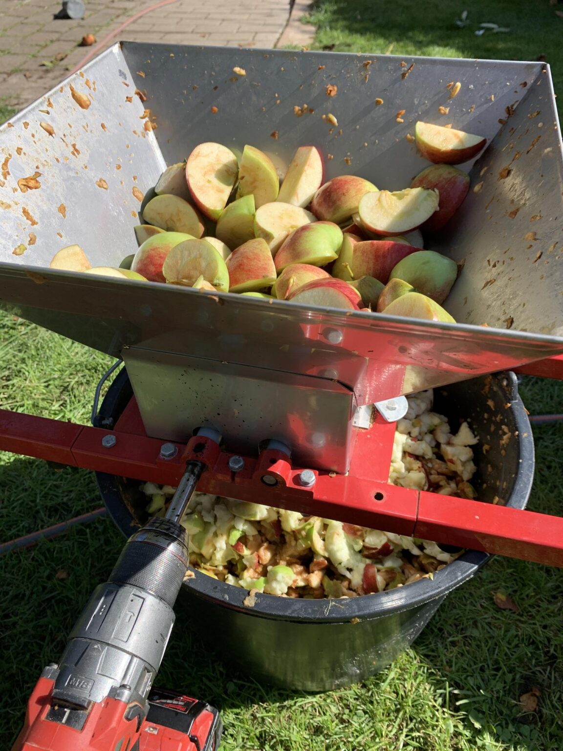 Best Cider Presses in 2024 (How To Choose!)